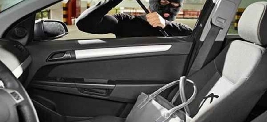 لص يسرق نظارة من سيارة ويترك مليون دولار لص يسرق نظارة من سيارة ويترك مليون دولار