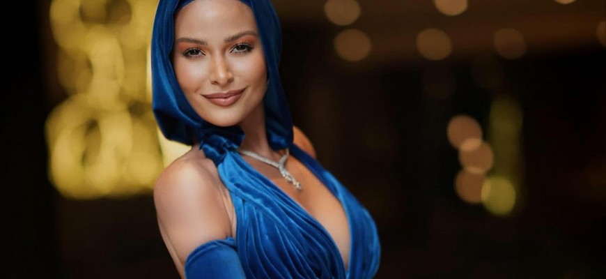 باميلا الكيك تكشف سرّ تغطية شعرها بالإكسسوارات