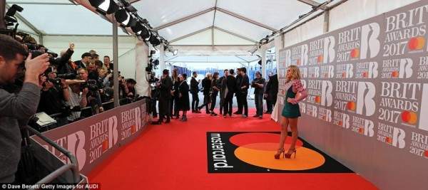 تعرفوا على أسوأ الإطلالات في حفل BRIT Awards تعرفوا على أسوأ الإطلالات في حفل BRIT Awards