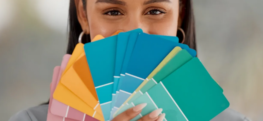 ما هي تدرجات الألوان في الملابس؟ وكيف ممكن تنسيقها لإطلالة جذابة؟