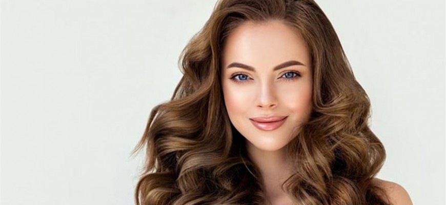 نصائح جمالية من الخبراء لتبدين أصغر سناً نصائح جمالية من الخبراء لتبدين أصغر سناً