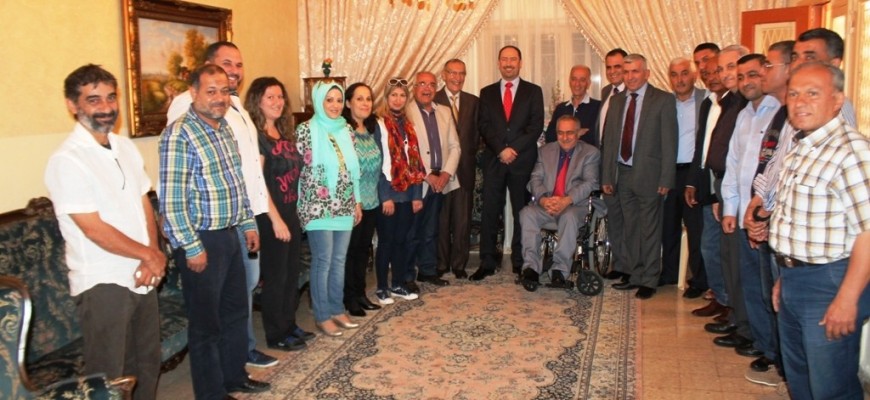 محافظ  لبنان الجنوبي ضو يحتفل مع إعلاميي صيدا بعيد شهداء الصحافة
