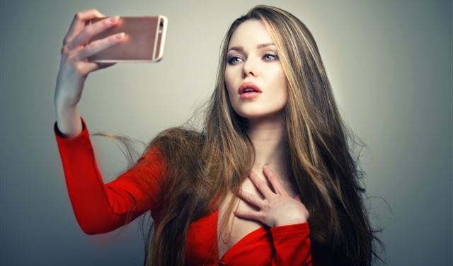 25 نصيحة يتبعها المشاهير للظهور بأجمل إطلالة في جلسات التصوير
