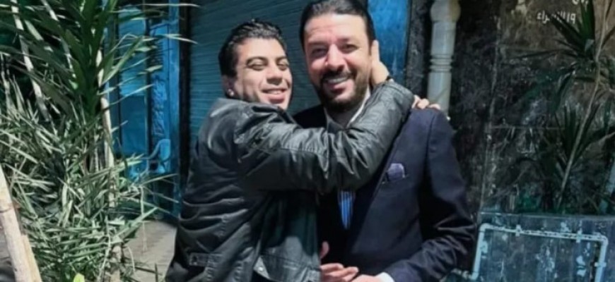 «فاكر تسلم الأيادي؟».. بلال صبري يوجّه رسالة دعم لمصطفى كامل بعد انتقادات صوته