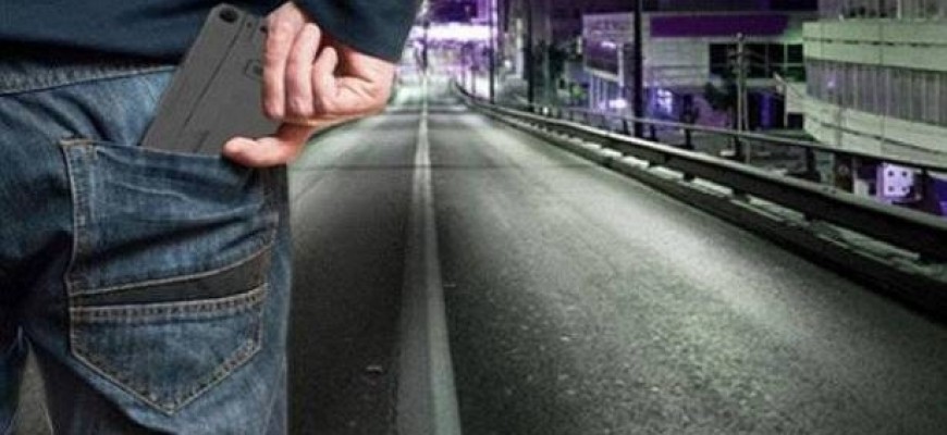 هاتف ذكي يتحوّل إلى مسدس بلحظات هاتف ذكي يتحوّل إلى مسدس بلحظات