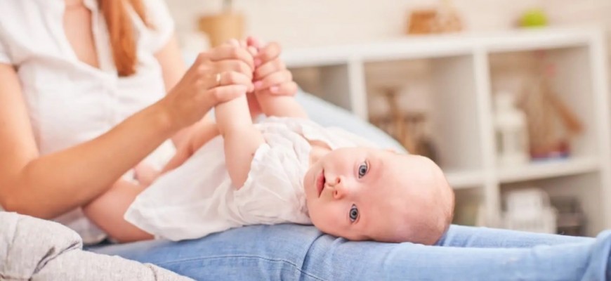 طفلك يعاني الغازات؟ عالجيه بهذه الطريقة طفلك يعاني الغازات؟ عالجيه بهذه الطريقة