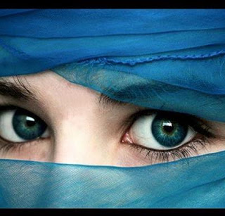 تغيير لون العينين أمر ممكن تغيير لون العينين أمر ممكن