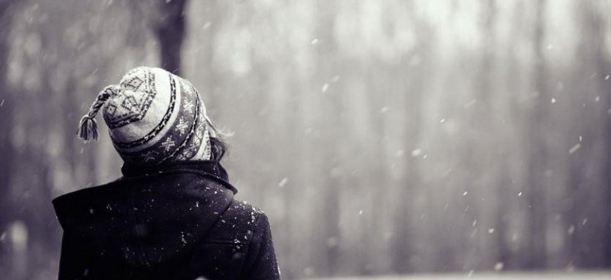 يعبرون على شواطئ غربتي يتناولون البحر في كأس الشراب يعبرون على شواطئ غربتي يتناولون البحر في كأس الشراب