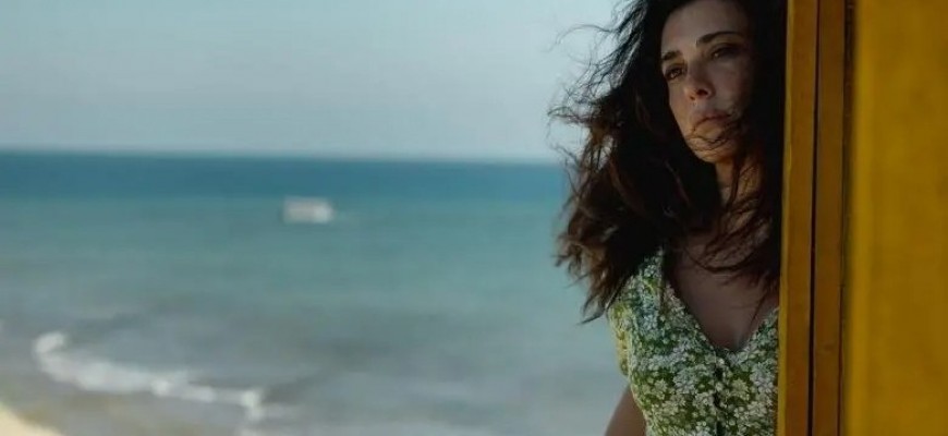 نادين لبكي نجمة فيلم The Sand Castle على نتفليكس