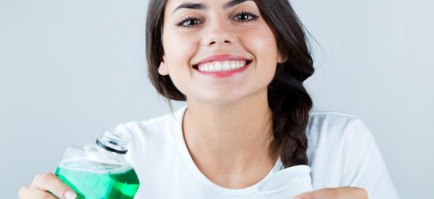 اهم استعمالات غسول الفم التي تجهلينها اهم استعمالات غسول الفم التي تجهلينها