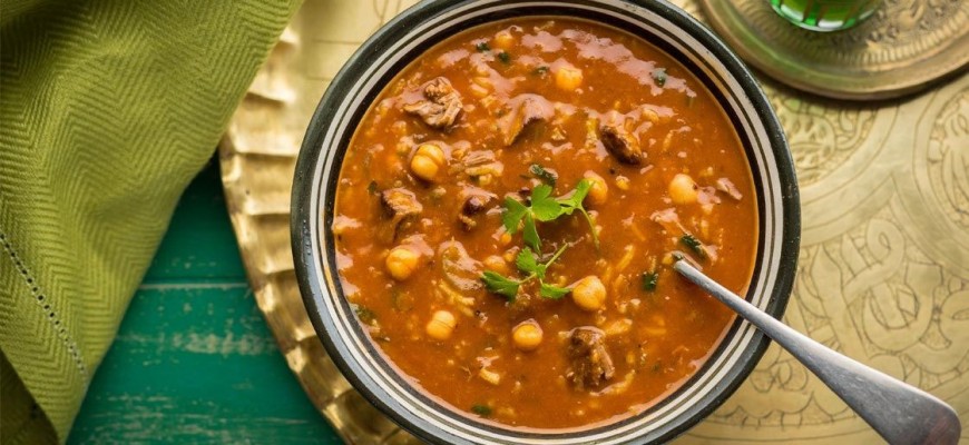 سفرة رمضان – شوربة حريرة مغربية سفرة رمضان – شوربة حريرة مغربية