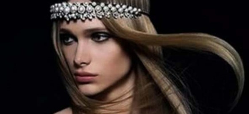 صور عارضة أزياء حسناء تصدم العالم بأنها رجل! صور عارضة أزياء حسناء تصدم العالم بأنها رجل!