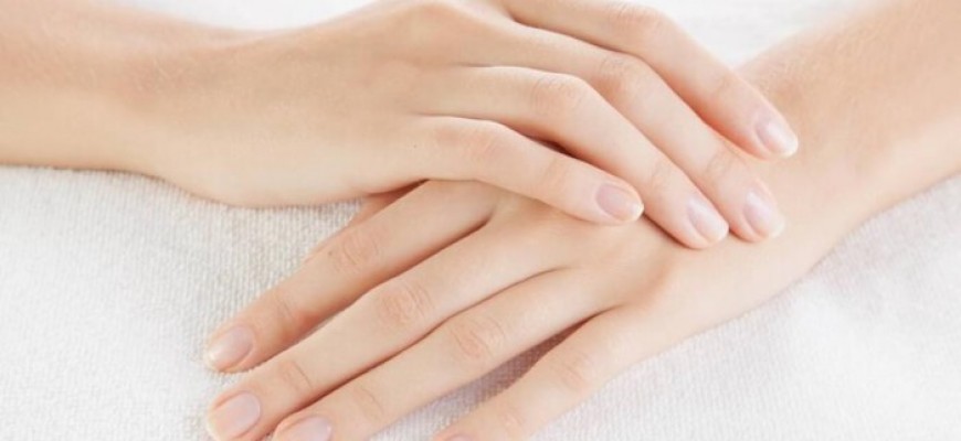 تقنيات طبية وطبيعية لعلاج تجاعيد اليد