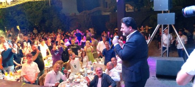 ملحم زين أشعل ليل نبع البحصاصة طرباً ملحم زين أشعل ليل نبع البحصاصة طرباً