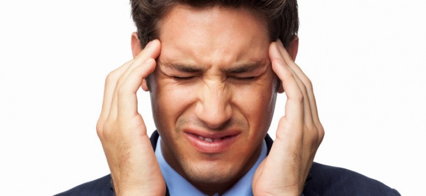 تعانون من الصداع النصفي وتجهلون أسبابه.. إليكم كافة التفاصيل!