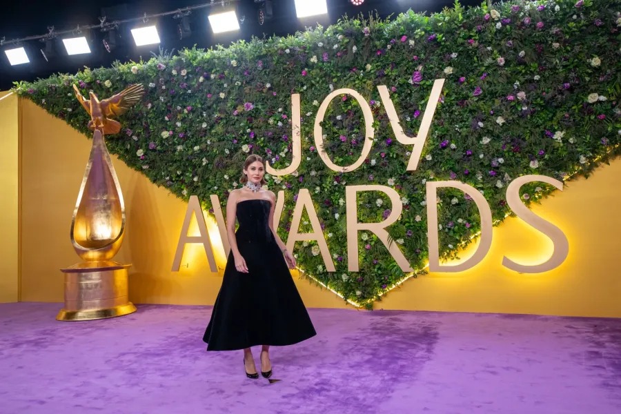 أكثر الإطلالات أناقة في حفل Joy Awards على مر السنوات