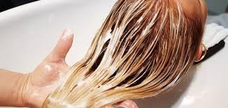 6 أخطاء شائعة تقعين بها عند استخدام البلسم