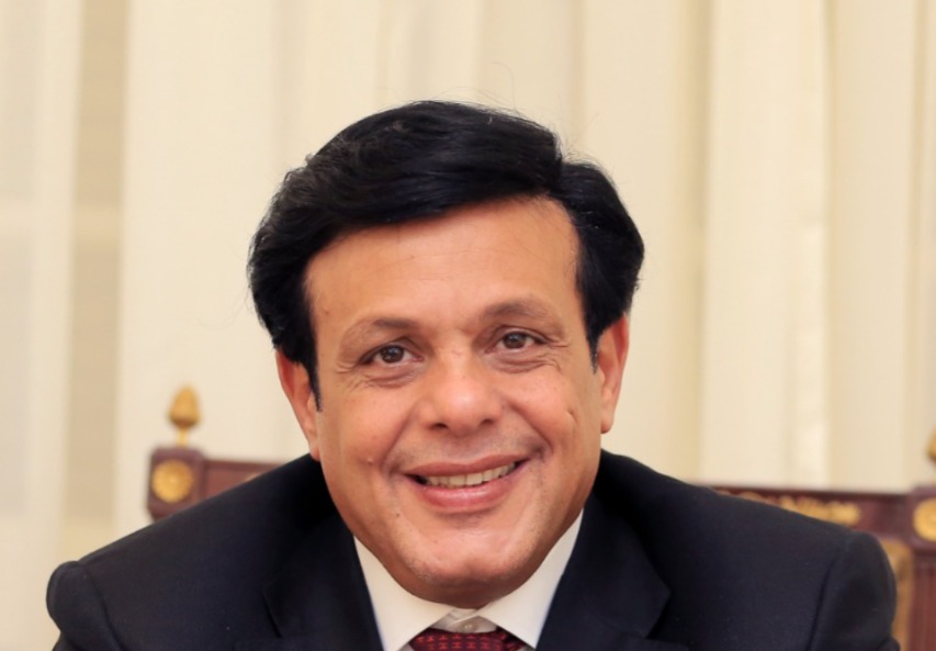 الدكتور محمد حمودة ينتصر لحق الراحل أحمد الدجوي..