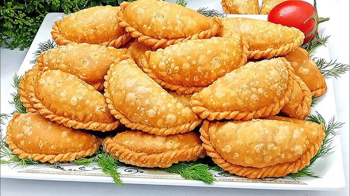 سرّ تفريز السمبوسك بدون التصاق… خطوات بسيطة لقطع مثالية وجاهزة طوال رمضان