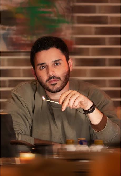اعتراف جريء من الوليد الحلاني.. وقعت في حب امرأة تكبرني بسنوات