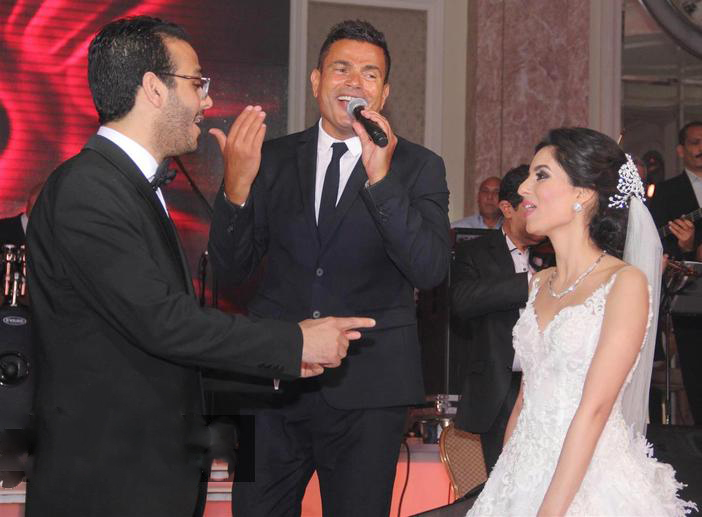 عمرو دياب يتألق في حفل زفاف أحمد شقيق حرم الملحن حسن الشافعي