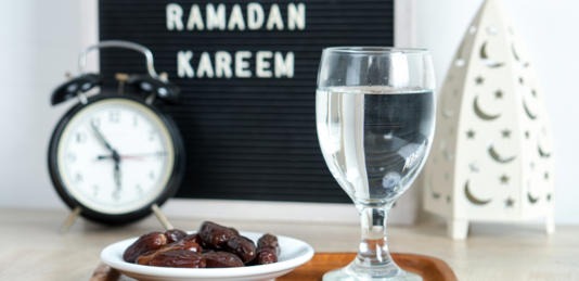 شرب الماء في رمضان: استراتيجيات ذكية لحماية الكلى